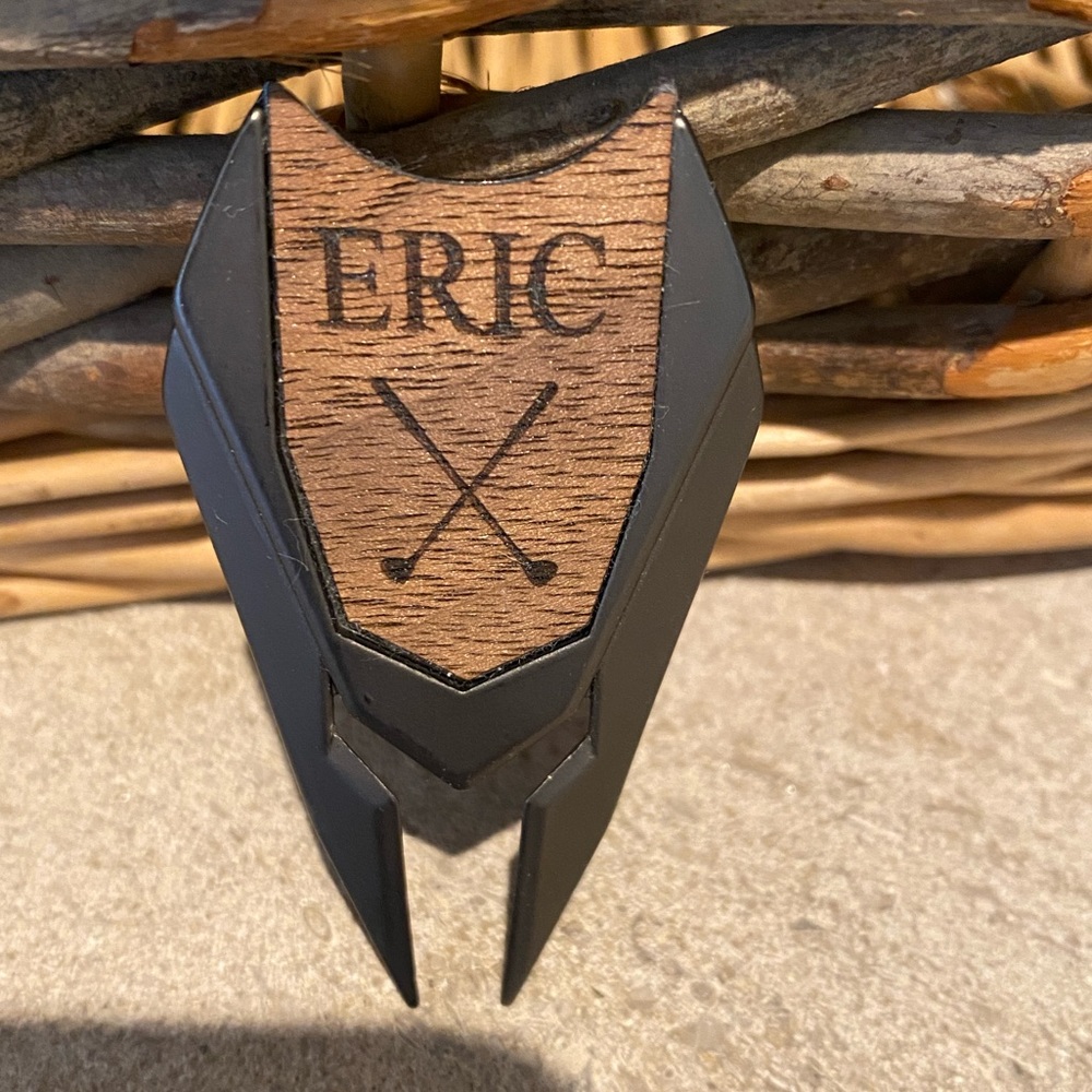 Golf - Eric monogrammed personalized divot tool, engraved gift for golfer.